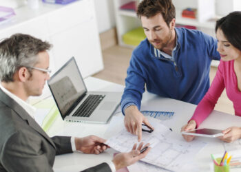 personas solicitando un credito