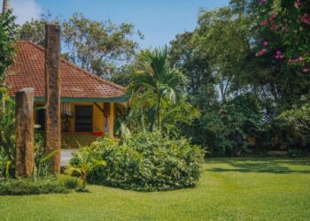 Casa con jardín grande