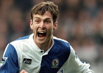 Cómo Chris Sutton ganó la carrera de goleadores en la Premier League