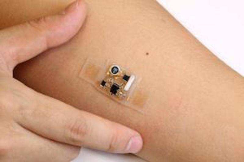 Investigadores desarrollan dispositivo portátil flexible para monitorear señales corporales
