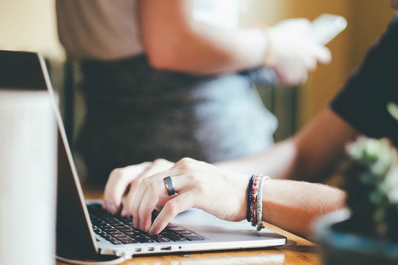 Beneficios de contar con un control de asistencia remoto