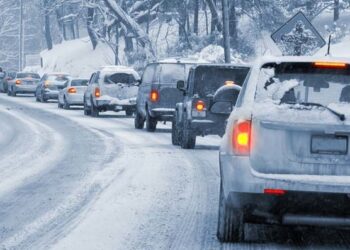 conducir con las carreteras heladas