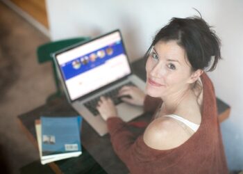 ¿Por qué es una buena opción estudiar en una universidad en línea?