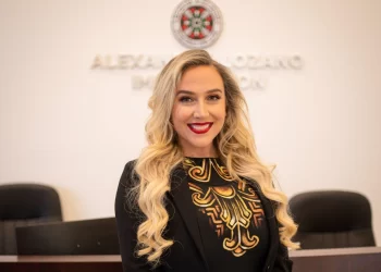 Abogada Alexandra provee apoyo esencial a los inmigrantes en EE. UU. a través de sus servicios legales a nivel nacional