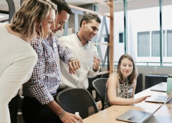 5 funciones del sistema de control de presencia laboral conocido como Visualtime