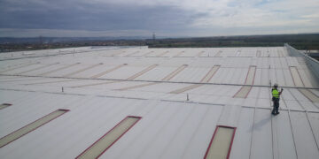 ¿Qué son las protecciones colectivas en trabajos en altura y por qué son obligatorias?