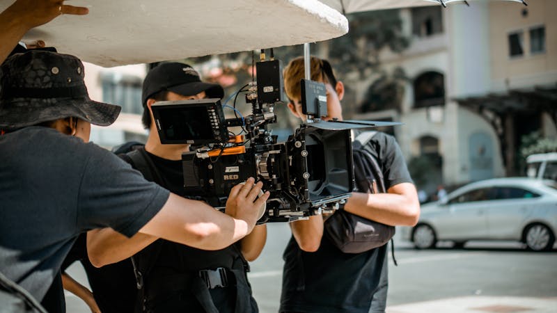Cámara de cine profesional en rodaje independiente