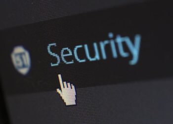 Candado digital representando ciberseguridad y protección de datos